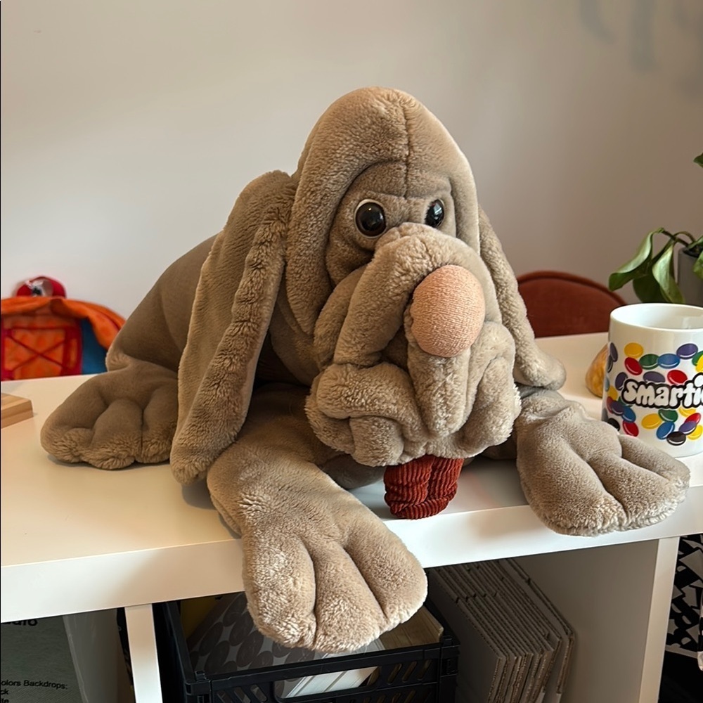 Giant 18 inch long vintage grey brown wrinkles dog plush with zippered pouch